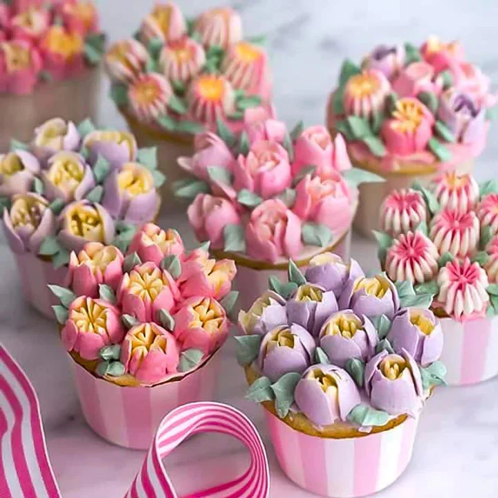 Petaluxe™ Tulip Decorating Set — Turn Every Dessert into a Jaw-Dropping Floral Masterpiece Effortlessly - Image 2
