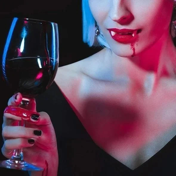 NightBite™ Retractable Fangs — Instantly Transform Your Smile into an Unforgettable Showstopper - Image 2