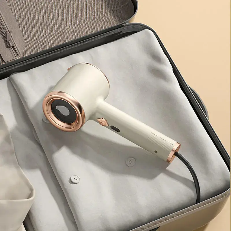 OneSwipe - Steam your clothes for wrinkle-free garments in a matter of seconds! - Image 2