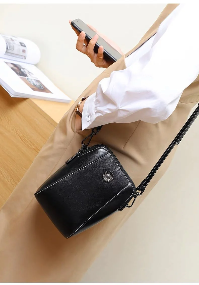 VeraLoft™ Crossbody — Effortless Style and Freedom to Move Hands-Free - Image 8